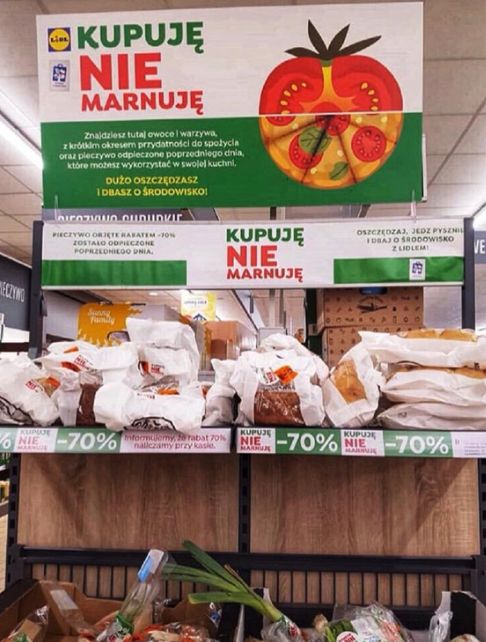 超市竟售過期食品，顧客為何紛紛點贊？背后的責任與創新